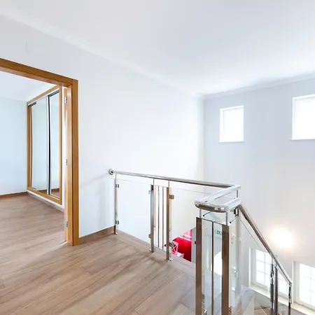 Full Private 180sqm - Terrace Jacuzzi - 200m & Sea View Вилла