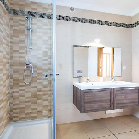 Βίλα Full Private 180sqm - Terrace Jacuzzi - 200m & Sea View Αλμπουφέιρα