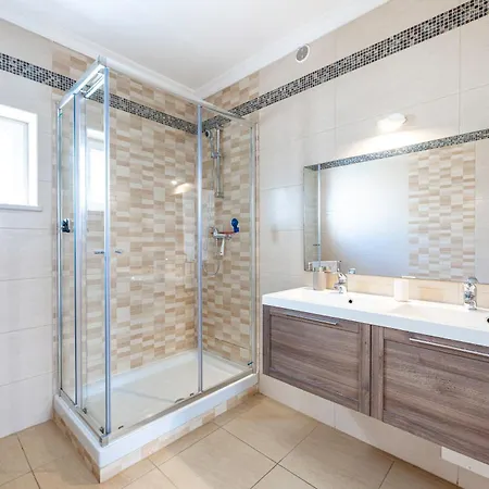 Full Private 180sqm - Terrace Jacuzzi - 200m & Sea View * 阿尔布费拉